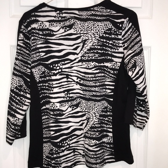 Chico’s Zenergy Animal Print Top - Picture 6 of 6
